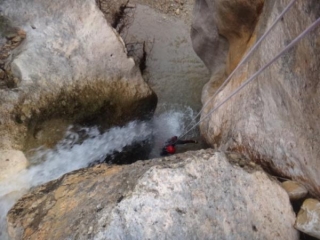  Narrow ravine 